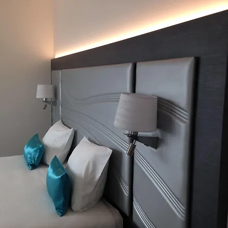Hotel Chantiers 3*
